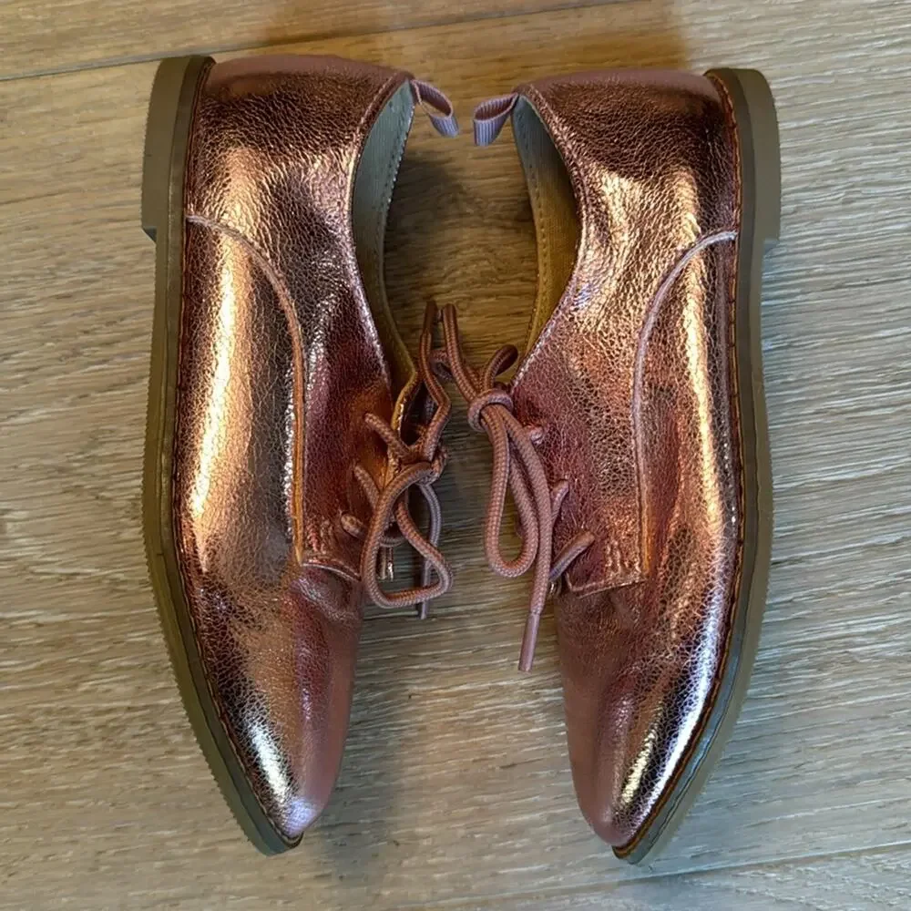 Gap Kids Metallic Lace Up Shoes in Metallic Pink